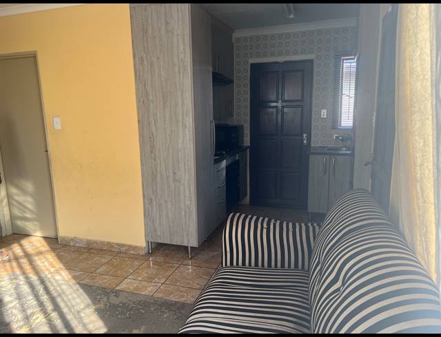 2 BEDROOM FREEHOLD FOR SALE IN SOSHANGUVE VV